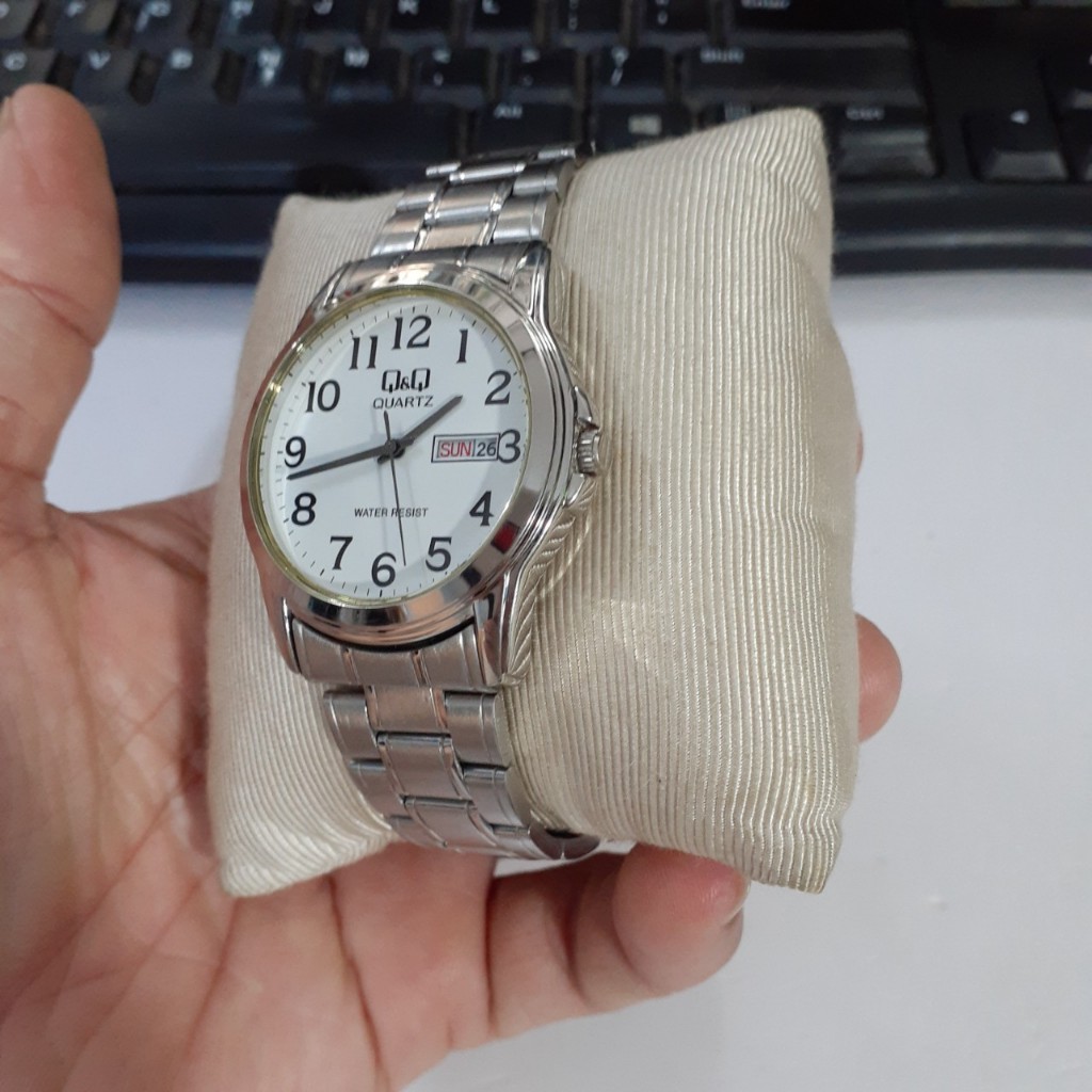 Đồng hồ nam size mặt to 40mm Q&Q dây thép có lịch second hand si Nhật