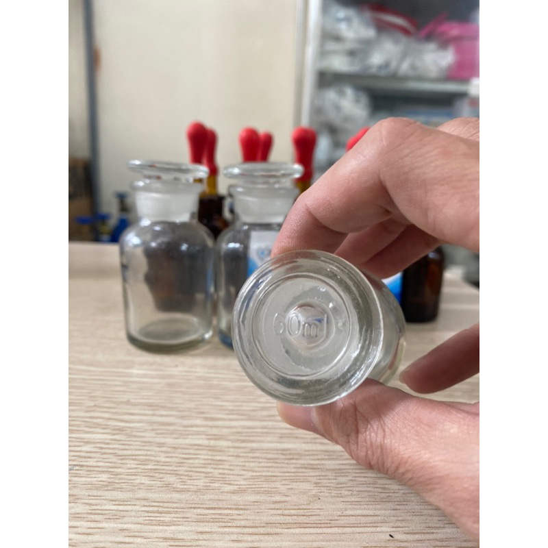 Chai thuỷ tinh dung tích 60ml màu trắng,màu nâu dùng trong phòng thí nghiệm