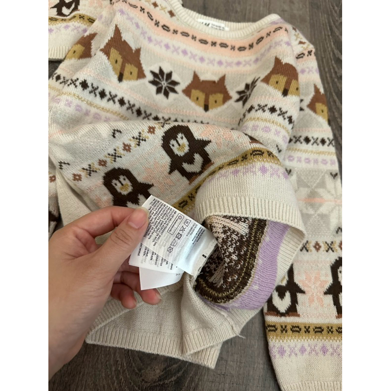 Áo len hoạ tiết fox HM