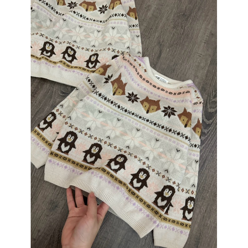 Áo len hoạ tiết fox HM