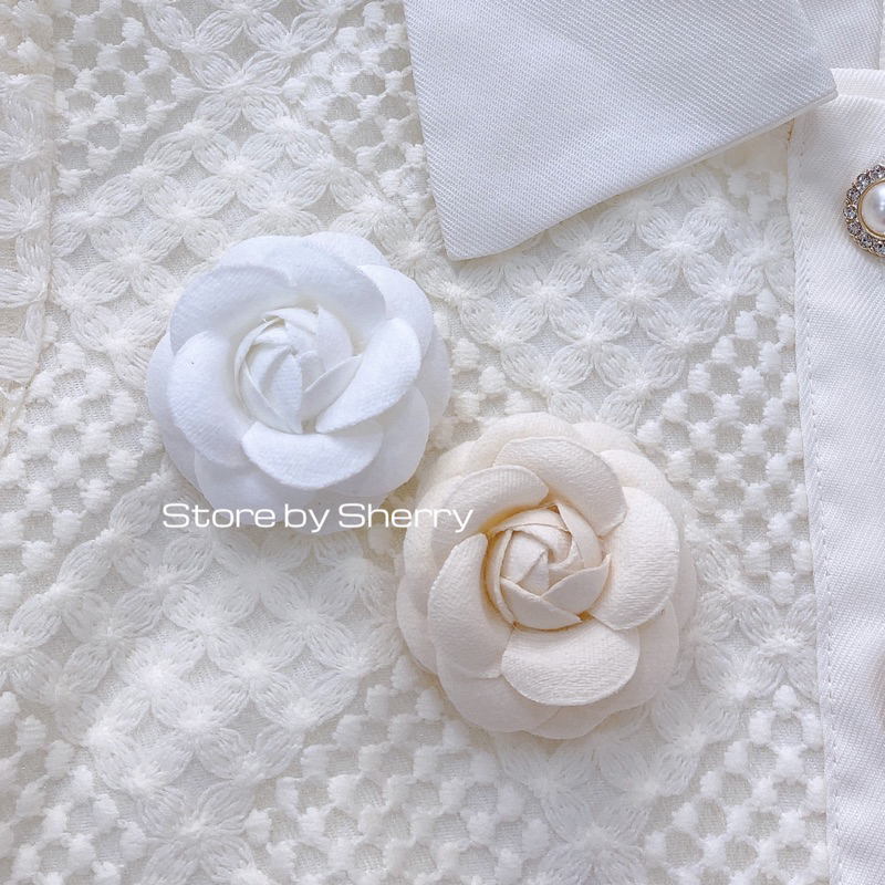 Nam châm cài áo hoa trà Store By Sherry, không làm hỏng váy áo