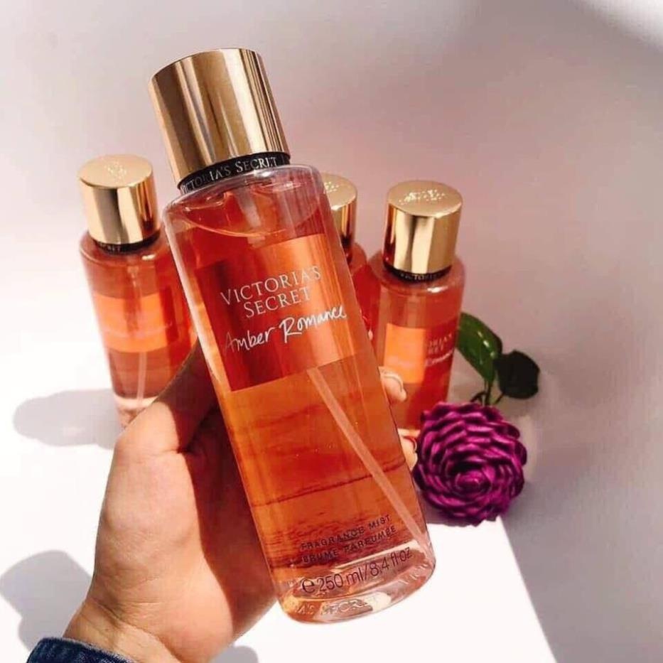Xịt Thơm Toàn Thân VICTORIA'S SECRET Amber Romance Fragrance Body Mist - 250ml