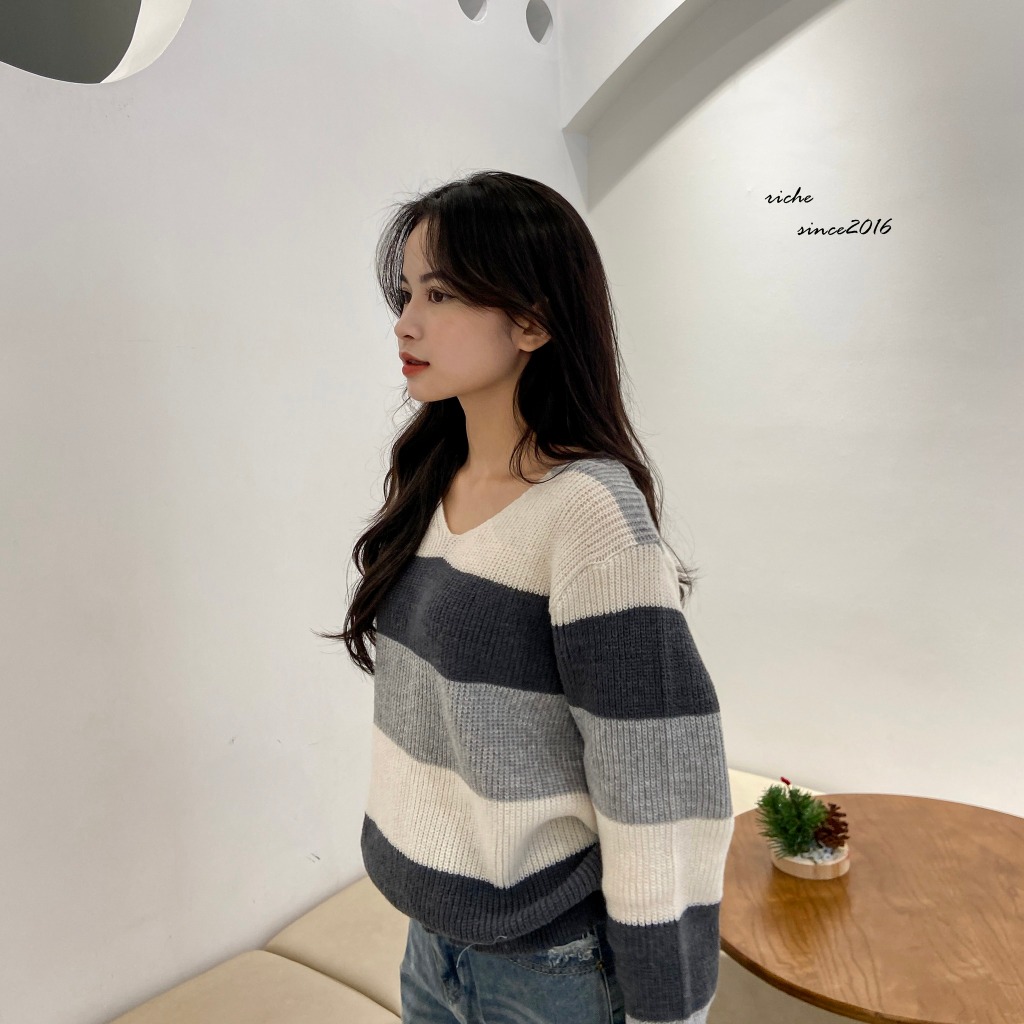 Áo len kẻ xám be cổ tim - freesize