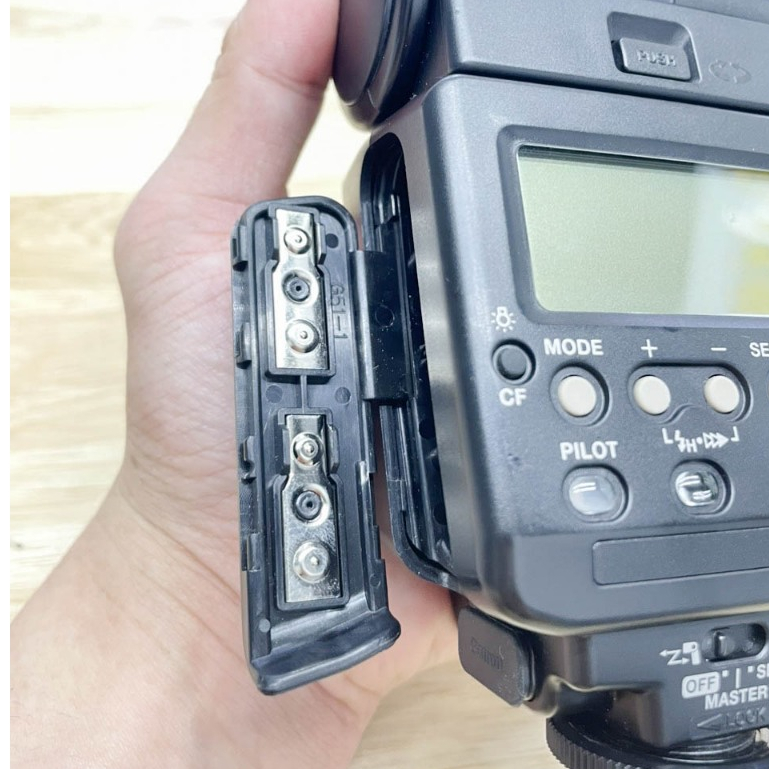 ĐÈN FLASH CANON 550EX DSLR . có ETTL TỰ ĐỘNG TƯƠNG THÍCH MỌI MÁY ẢNH CANON DSLR, MIRRORLESS.