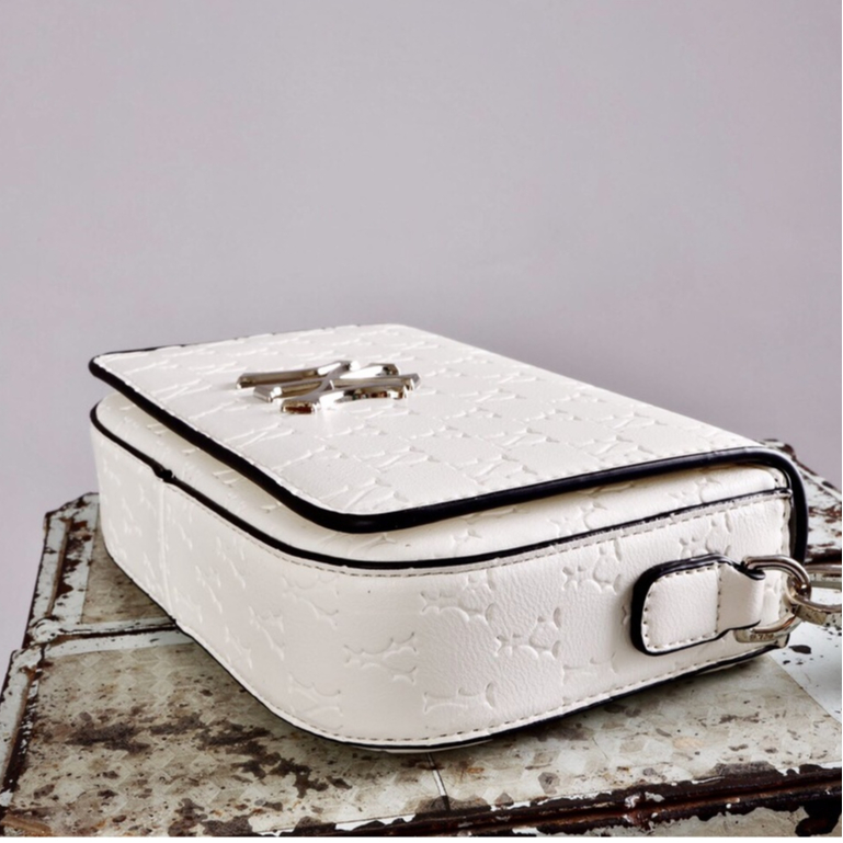 Túi MLB NY full box xuất dư Túi xách nữ MLB dáng hộp full box size 20 - ZENI.STORE