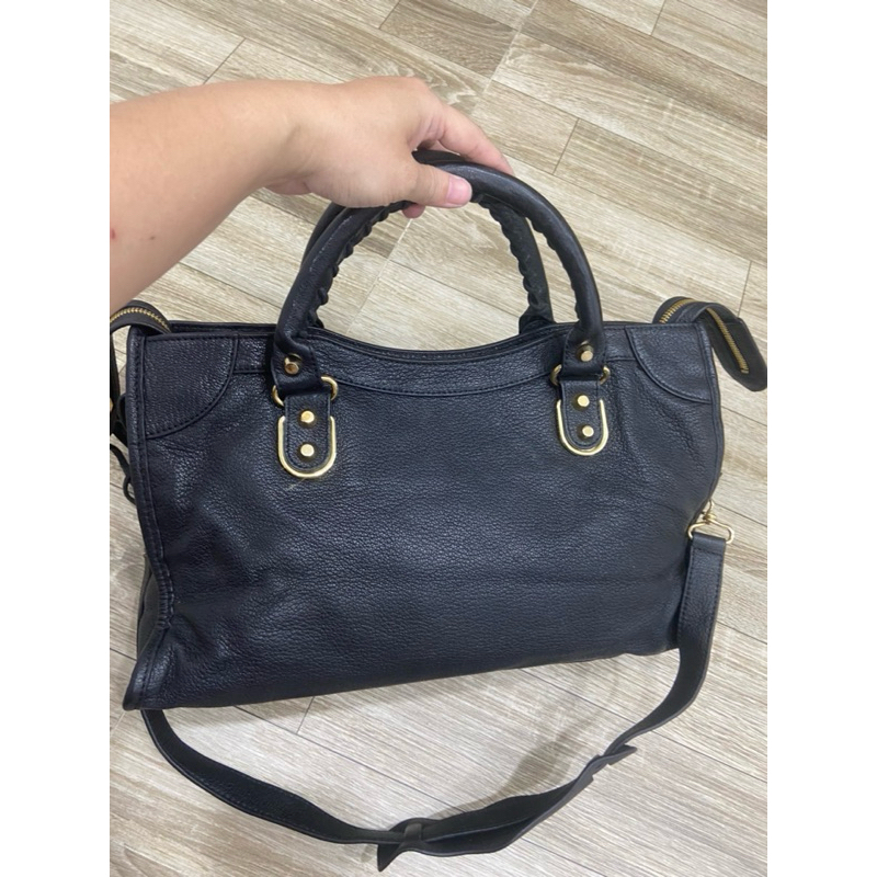 Túi si da voi hiệu Balenciaga