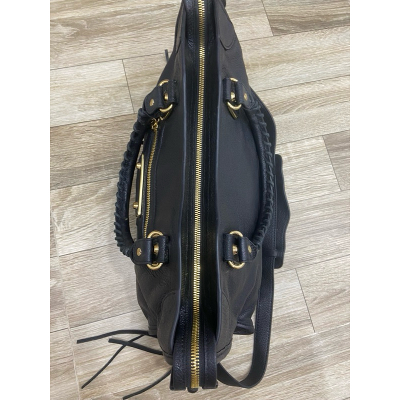 Túi si da voi hiệu Balenciaga