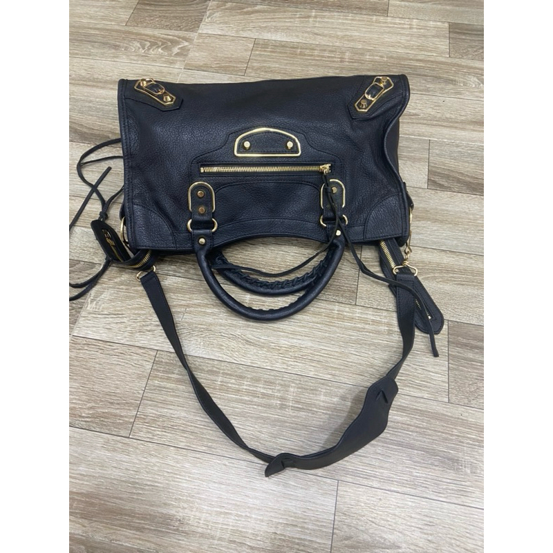 Túi si da voi hiệu Balenciaga