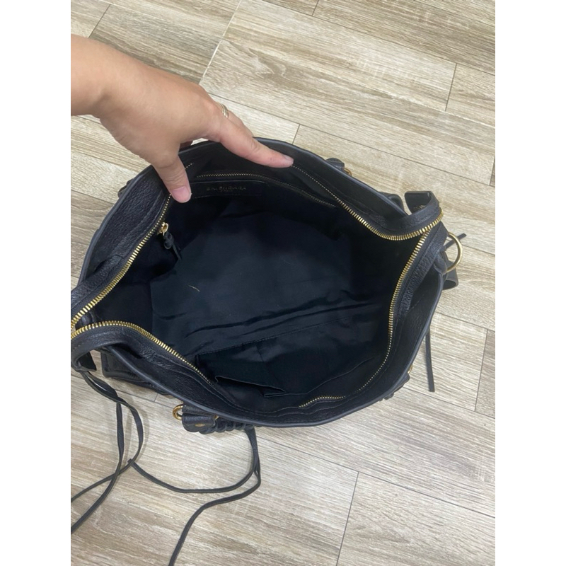 Túi si da voi hiệu Balenciaga