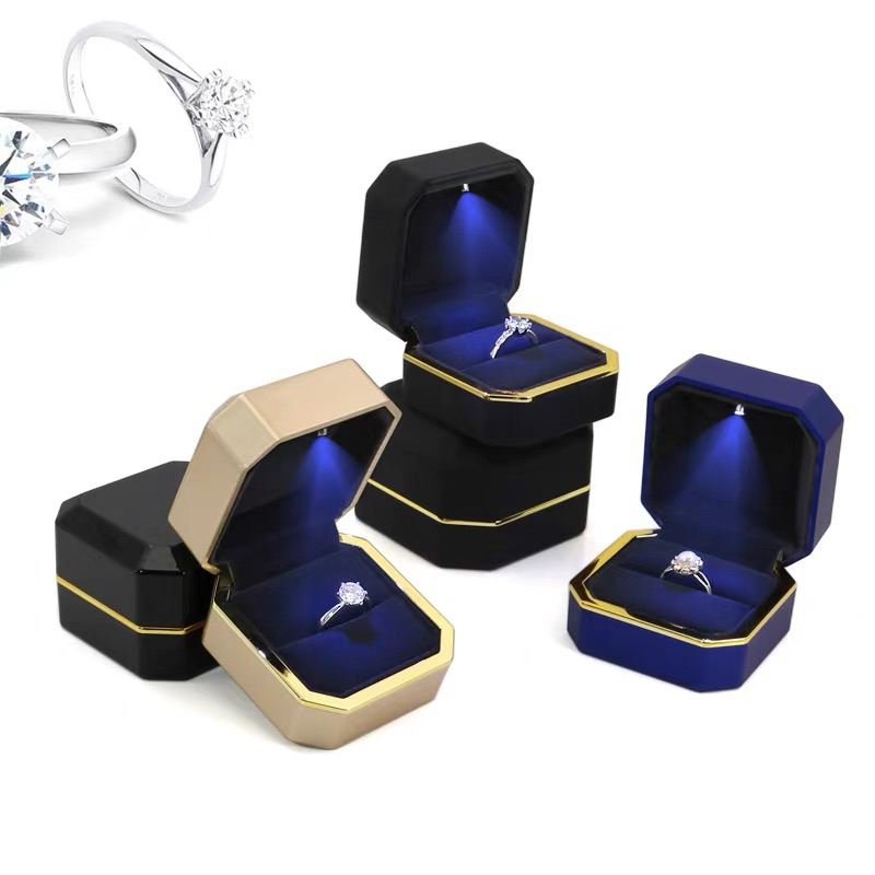 CÓ SẴN HCM- Hộp Đựng Nhẫn cặp, nhẫn Đính Hôn Nhung Hình Vuông Có Đèn LED Sang Trọng - hộp nhẫn đôi