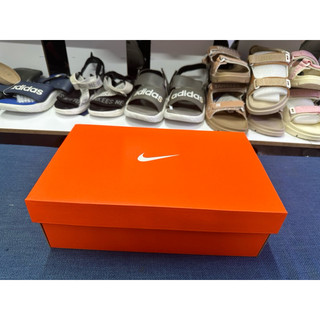 Hộp đựng giày nike đỏ chính hãng