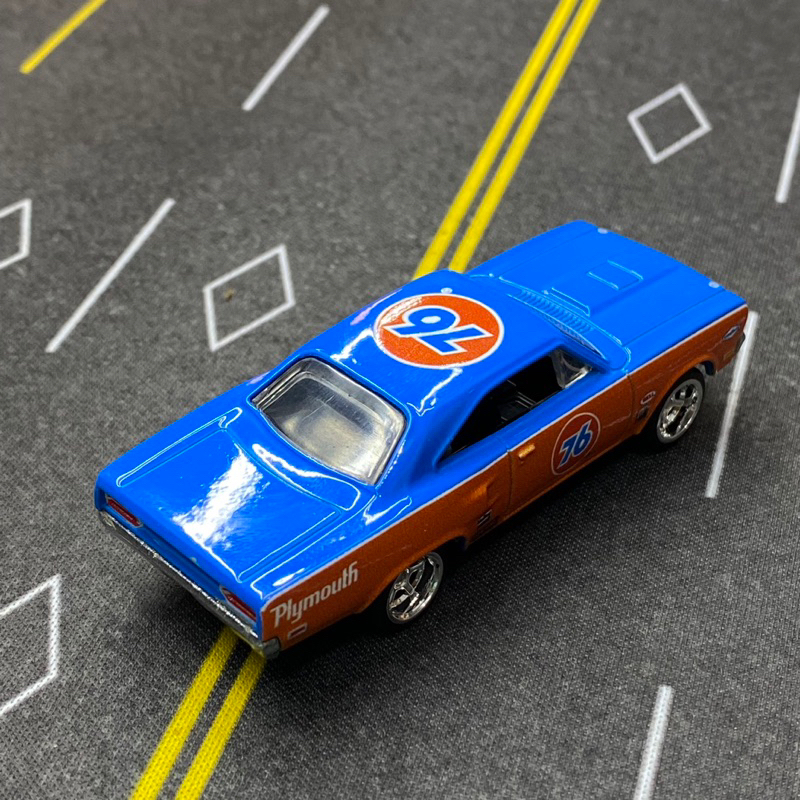 Xe mô hình Hot Wheels 70 Road Runner -Blue- tỉ lệ 1:64