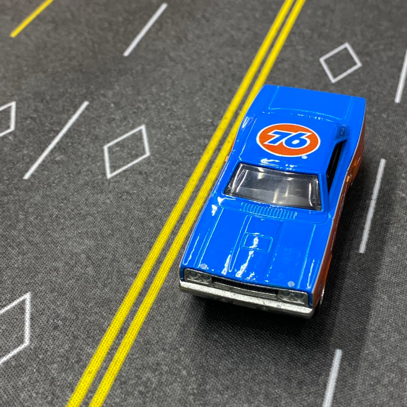Xe mô hình Hot Wheels 70 Road Runner -Blue- tỉ lệ 1:64