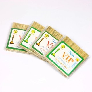 Vỉ gồm 6 gói tăm tre víp