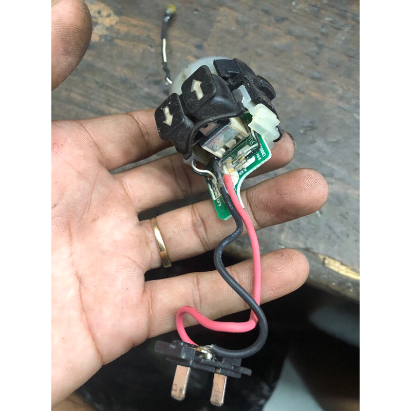 Cò vít gập Makita TD020