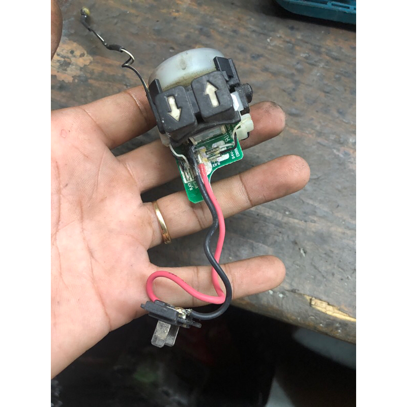 Cò vít gập Makita TD020