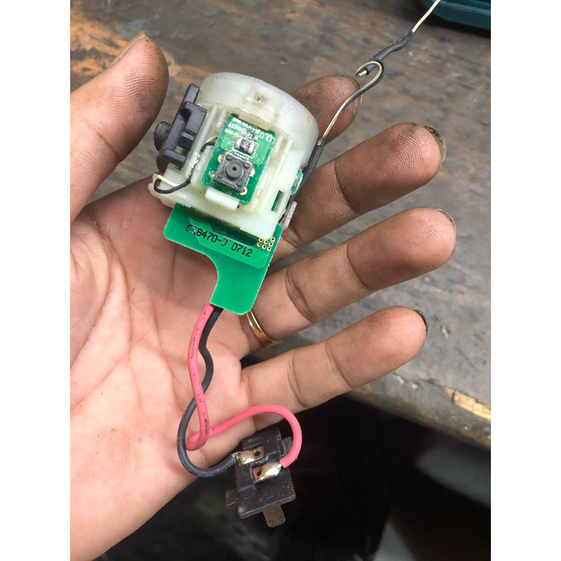 Cò vít gập Makita TD020