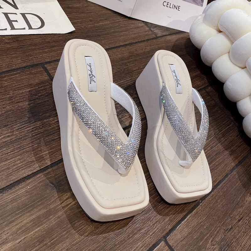 Dép bánh mì kẹp xoàn