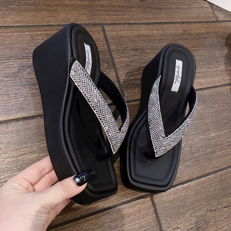 Dép bánh mì kẹp xoàn