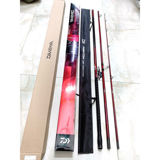 Cần Câu Lục 3- khúc DAIWA phantom Độ Cứng 35 Dài 4m25 cần tải cá 1 đến 30kg thoải mãi chính hãng DAIWA việt nam