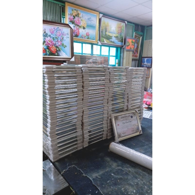 Khung Bằng Khen A4 màu Bạc thời thượng,mặt phim nhựa