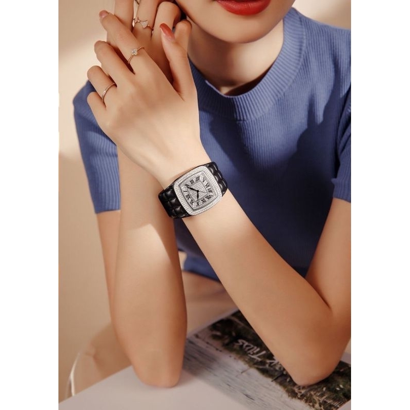 Đồng hồ nữ chính hãng Davena 31980 mặt vuông siz 36mm đính đá dây da đen sần kẻ ô bản to