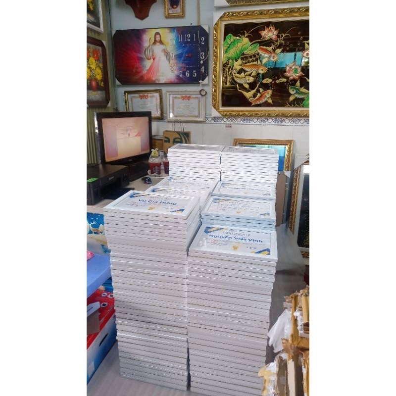 Khung Bằng Khen A4màu trắng,mặt phim nhựa trong suốt