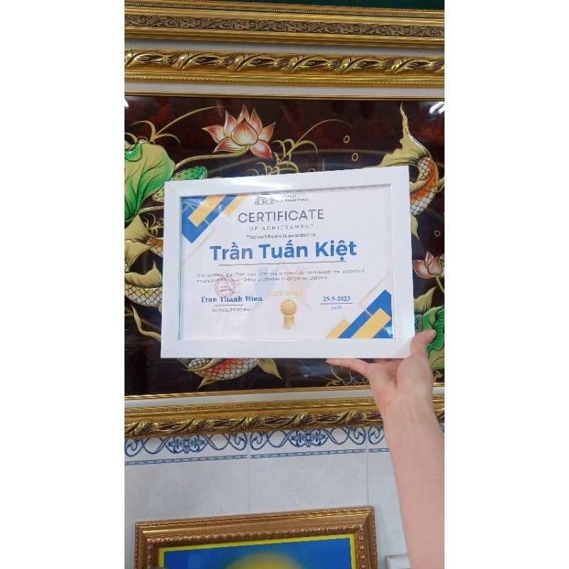 Khung Bằng Khen A4màu trắng,mặt phim nhựa trong suốt