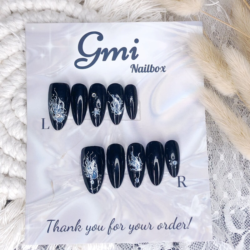 B07 Nailbox đen loang trắng