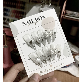 Nailbox thủ công thiết kế theo yc kết hợp giữa đá và nhũ flash