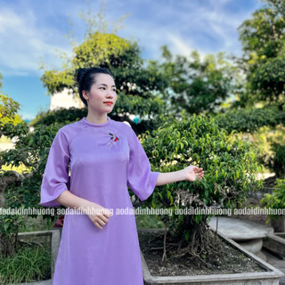 Áo dài dáng suông Đinh Hương vải lụa gấm tím cà thêu tay kèm quần tây thi tím huế
