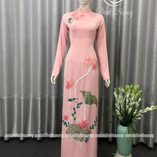 Áo dài thời trang Đinh Hương lụa mỹ hồng phấn 2 tà kết họa tiết hoa sen