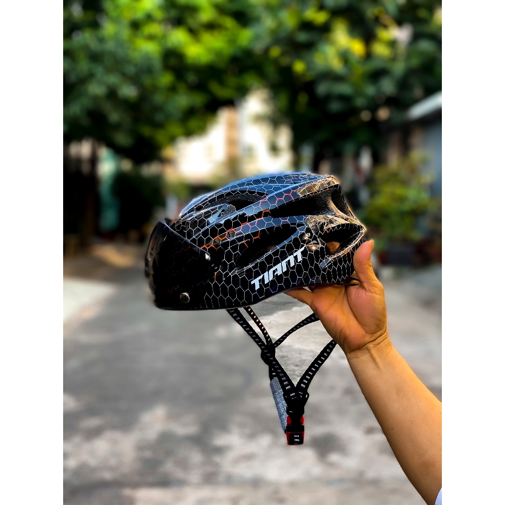 NÓN THỂ THAO XE ĐẠP TIANT D01 CACBON TIA CHỚP CÓ KÍNH NAM CHÂM CHÍNH HÃNG