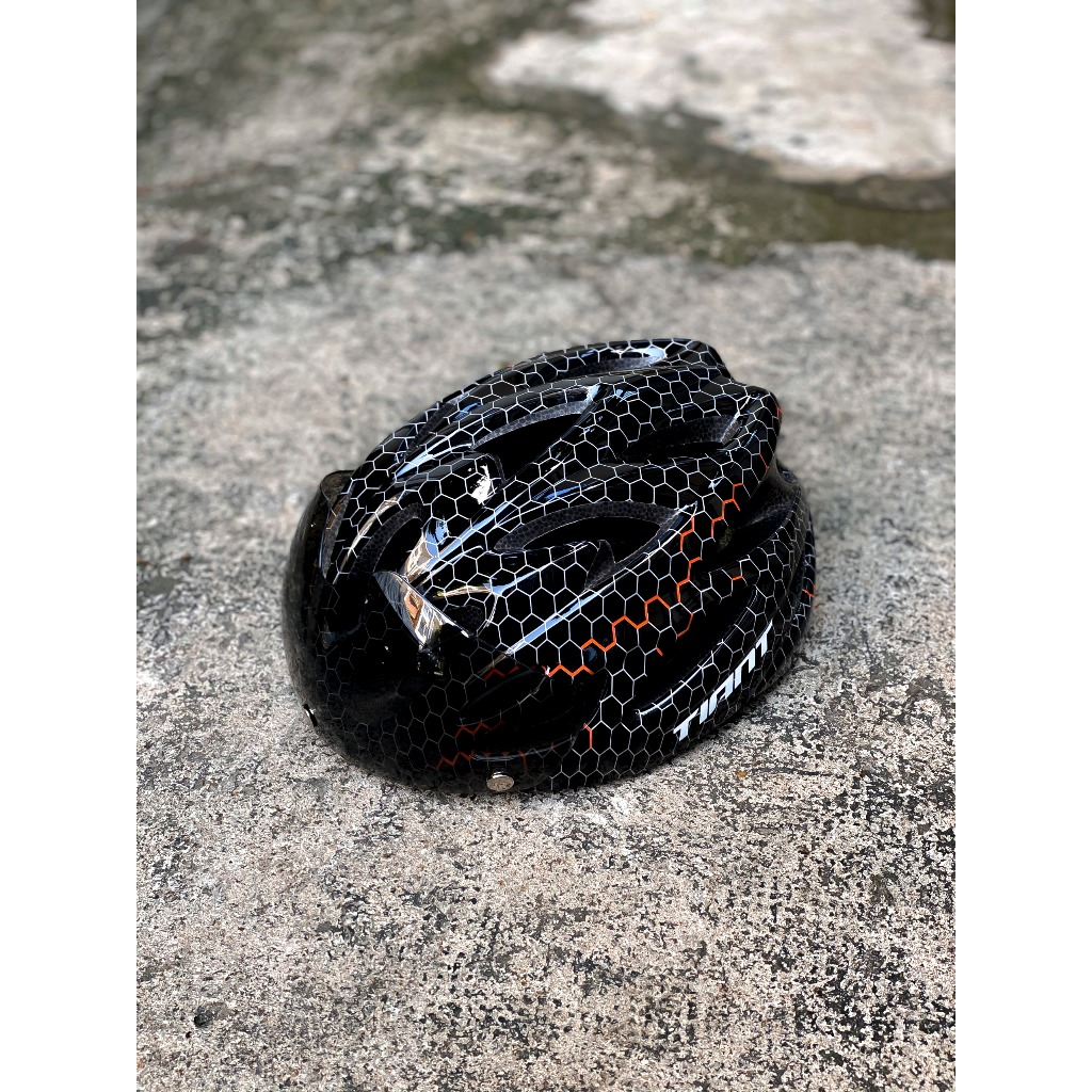 NÓN THỂ THAO XE ĐẠP TIANT D01 CACBON TIA CHỚP CÓ KÍNH NAM CHÂM CHÍNH HÃNG