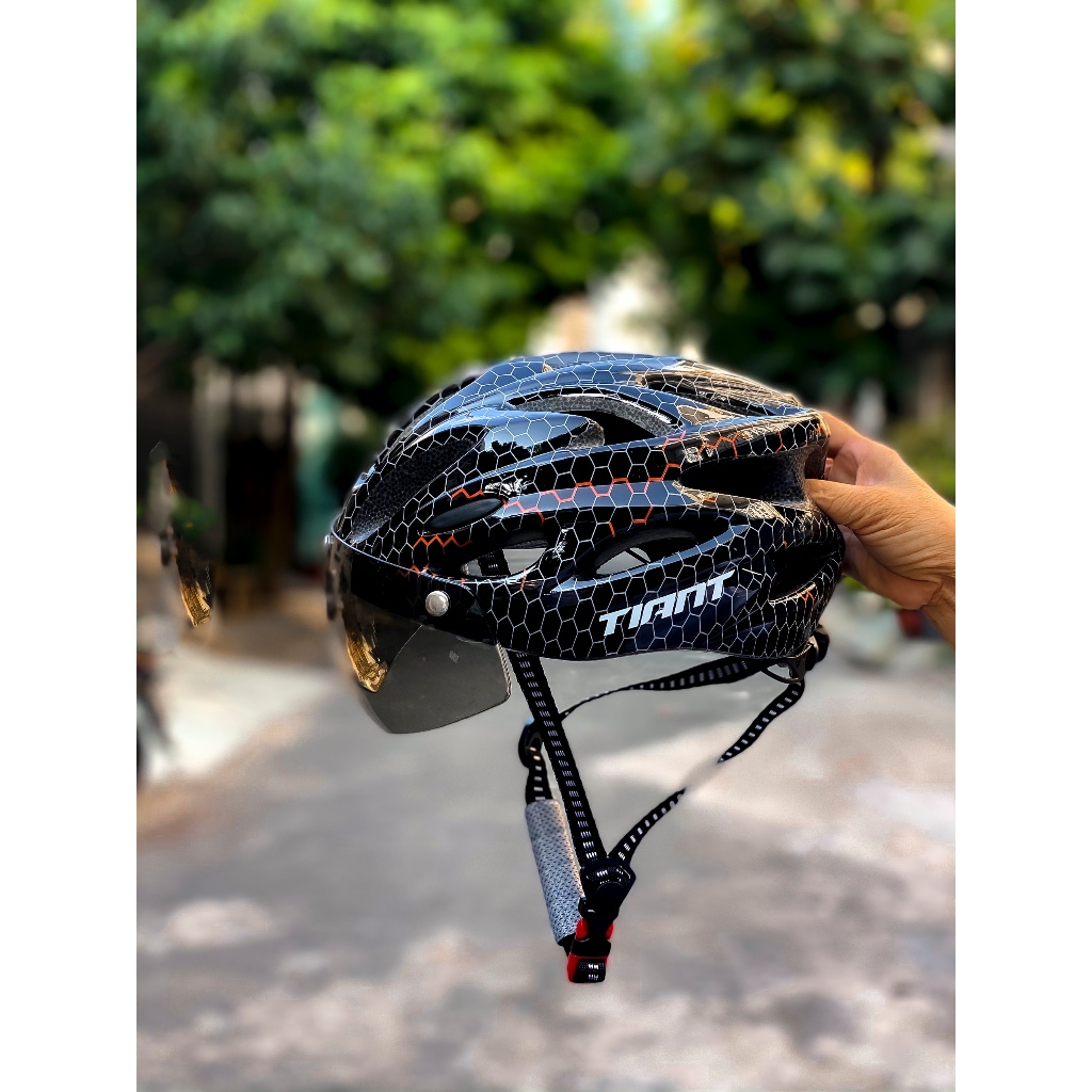 NÓN THỂ THAO XE ĐẠP TIANT D01 CACBON TIA CHỚP CÓ KÍNH NAM CHÂM CHÍNH HÃNG