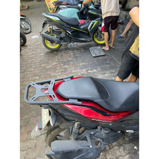 Tay dắt baga sau tay xách xe nvx v1 từ