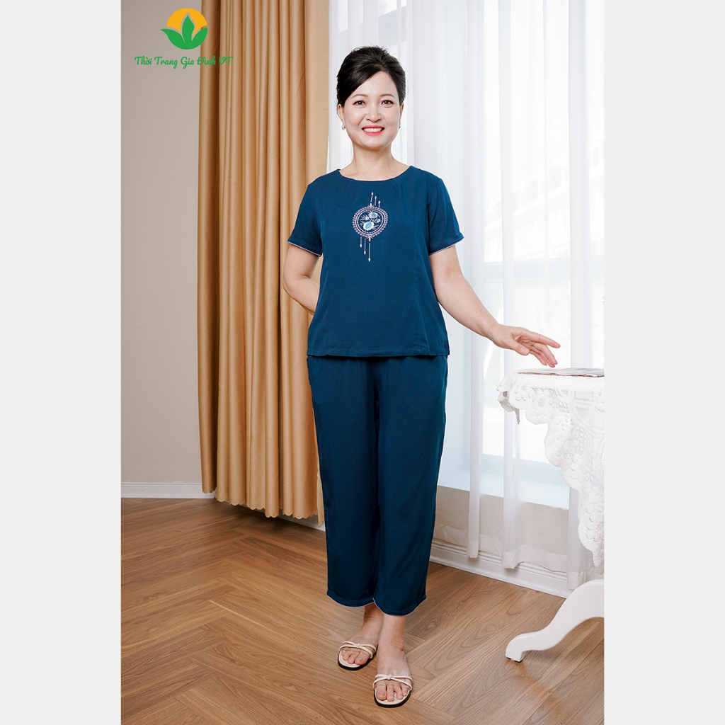 Đồ bộ mặc nhà trung niên cho mẹ, cho bà chất Lanh thời trang Việt Thắng, quần lửng, áo cộc tay thêu họa tiết B26.2407