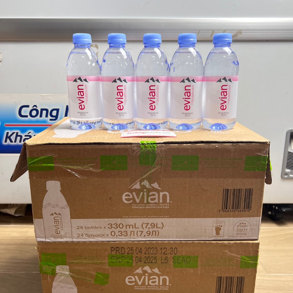  Nước khoáng Evian 330ML  thùng 24 chai  - Nhập khẩu từ Pháp 