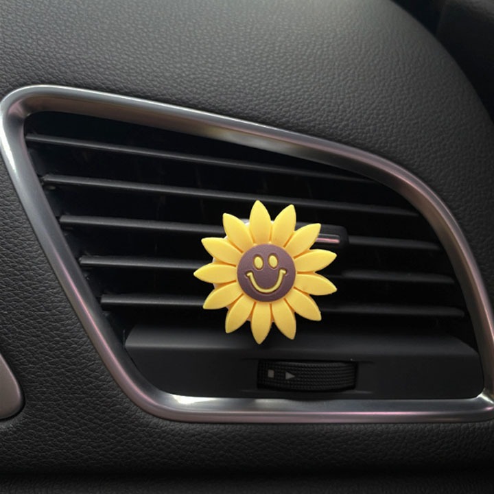 Sáp Thơm Ô Tô Kẹp Cửa Gió Điều Hoà Hình Cute Đính Đá - nhiều hình dễ thương
