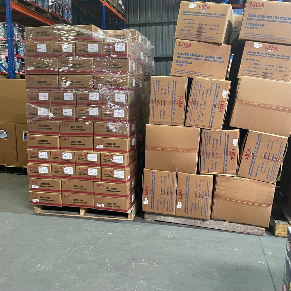 Ổ Cắm Quay Tay Mini LiOA Kéo Dài Kiểu Đĩa Bay Cuộn Dây Kín OQM3-3 3m