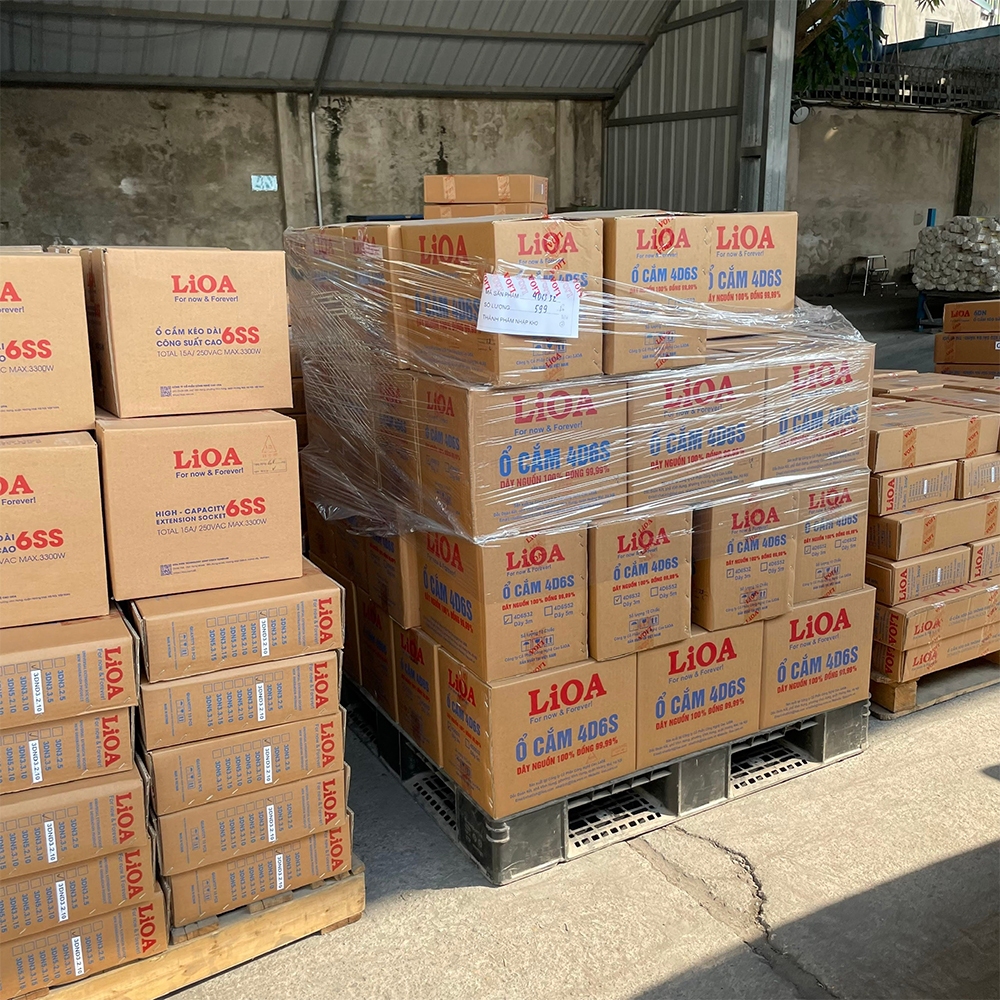 Ổ Cắm Quay Tay Mini LiOA Kéo Dài Kiểu Đĩa Bay Cuộn Dây Kín OQM3-3 3m