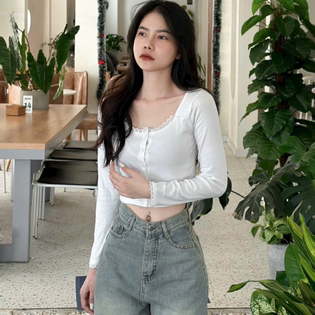 Áo Thun Croptop Nút Tay Dài Viền Ren