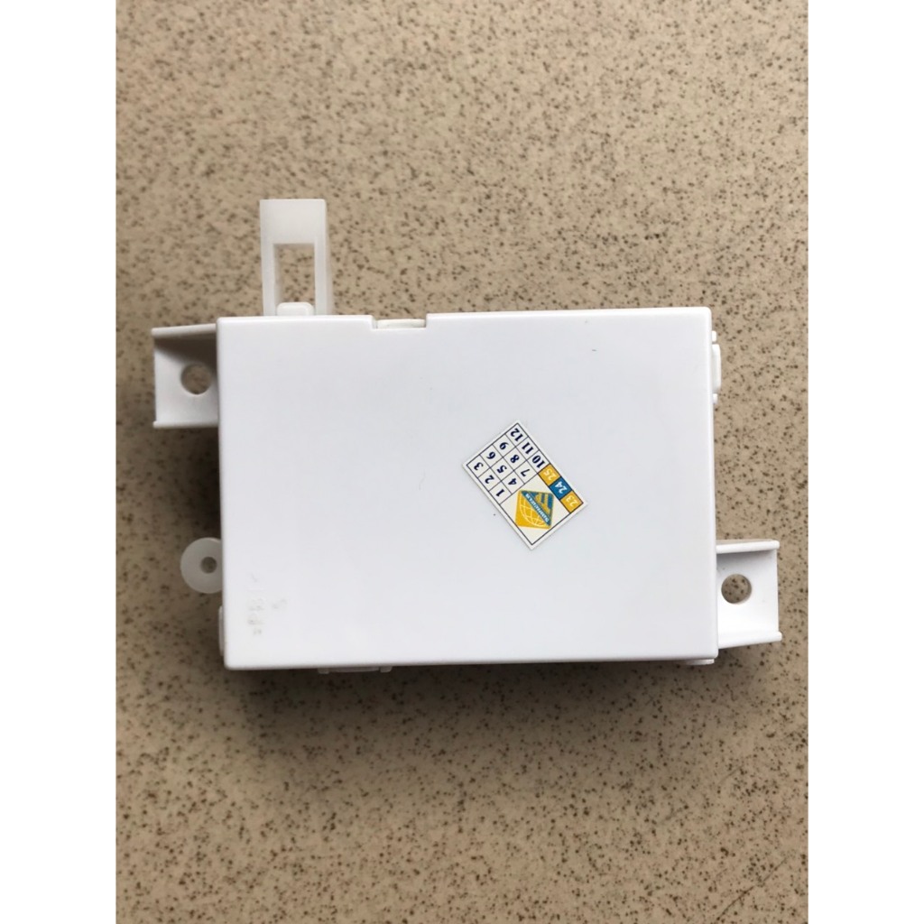 Công tắc cửa 4 chân cho máy giặt .TOSHIBA - A800