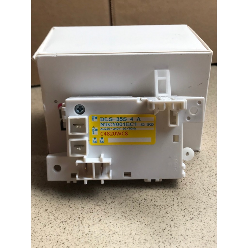 Công tắc cửa 4 chân cho máy giặt .TOSHIBA - A800