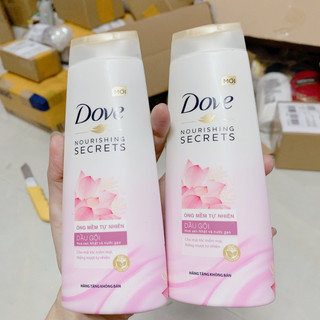 Sữa tắm dưỡng thể Dove Sakura 200g