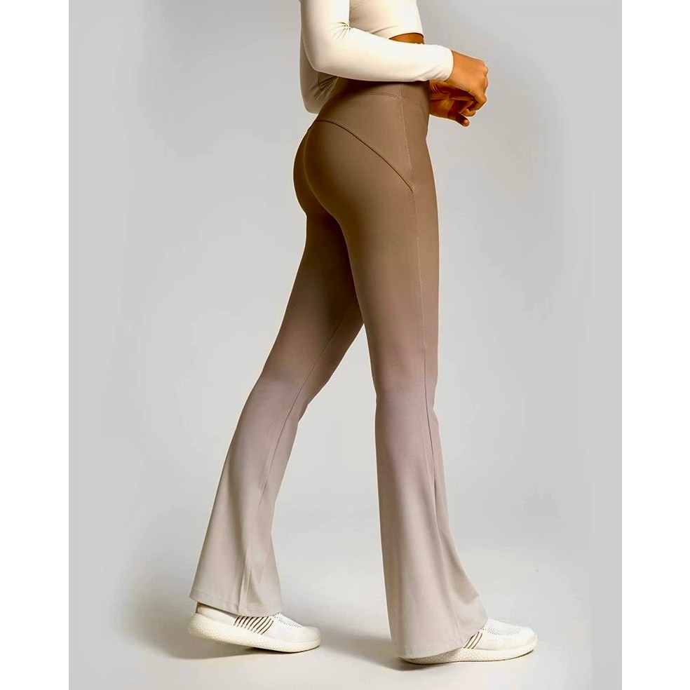 𝑸𝒖𝒂̂̀𝒏 𝑳𝒆𝒈𝒈𝒊𝒏𝒈 𝑵𝒂𝒏𝒂 𝒗𝒂̂̉𝒚 𝑶𝒎𝒃𝒓𝒆