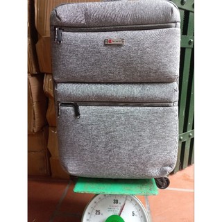 va li siêu nhẹ samsonite