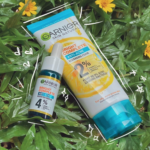 Sữa Rửa Mặt Garnier 3 Trong 1 Giảm Mụn & Sáng Da Bright Complete 3 In 1 Foam Anti Acne