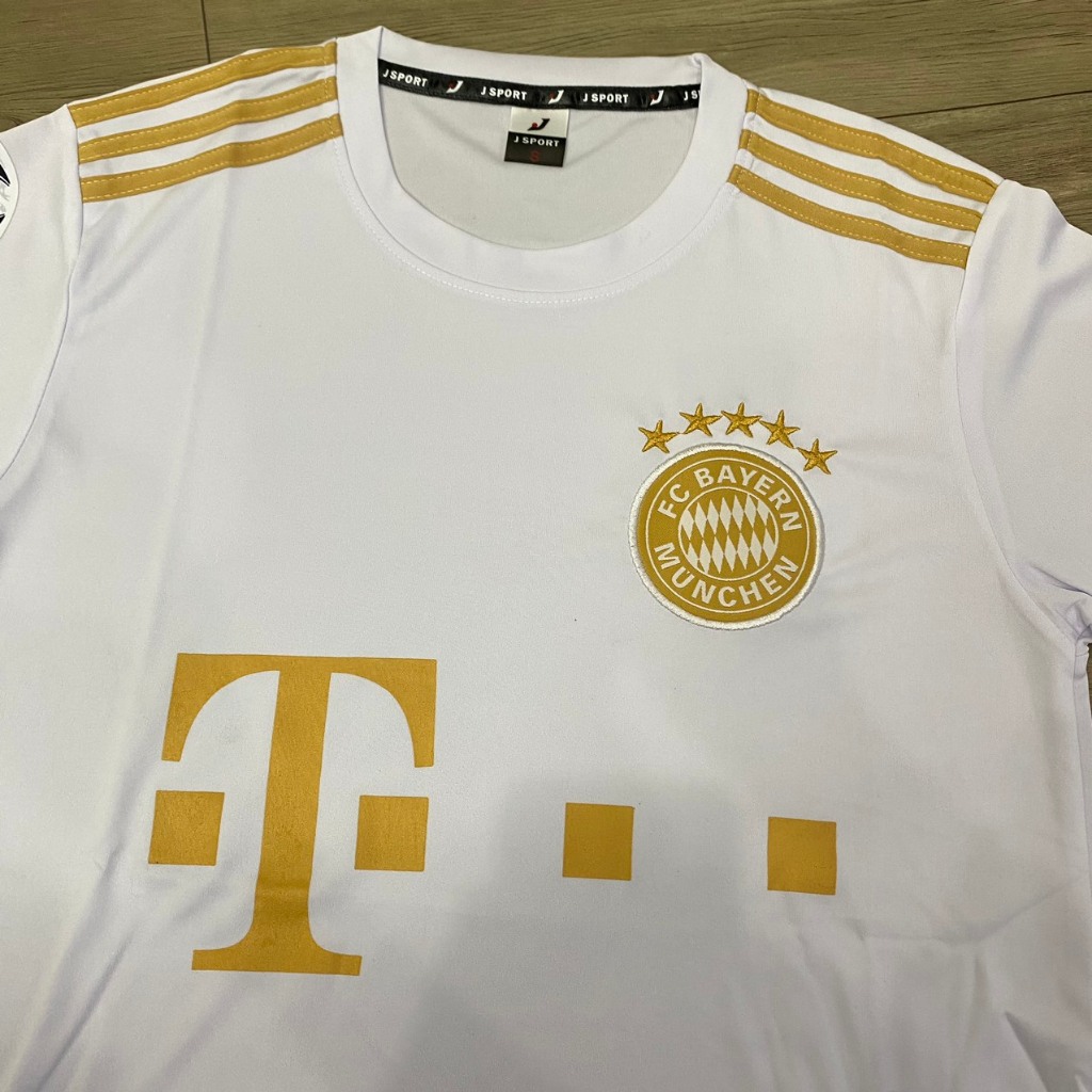 Bộ quần áo đá banh Bayern trắng JP 2023 sân khách Logo tay C1