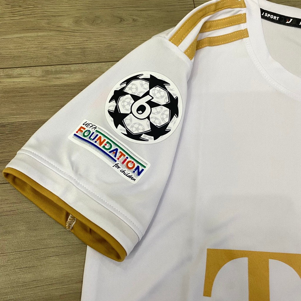 Bộ quần áo đá banh Bayern trắng JP 2023 sân khách Logo tay C1